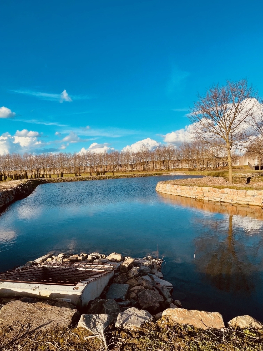 Foto: 'Waterbekken aan de Sint Sebastiaanskapelstraat'.